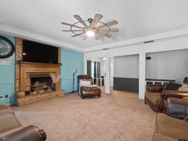 1102 Dogwood St, Gilmer, TX 75644