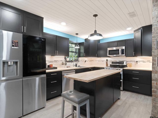 1102 Dogwood St, Gilmer, TX 75644