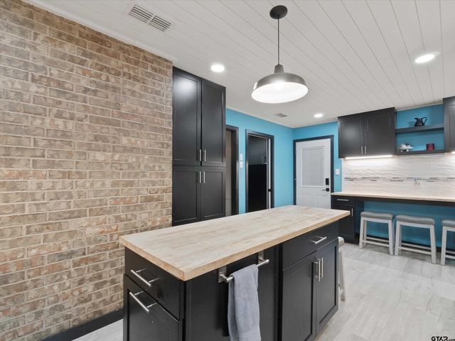 1102 Dogwood St, Gilmer, TX 75644