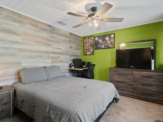 1102 Dogwood St, Gilmer, TX 75644