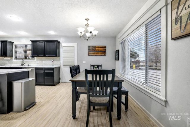 808 Rimview Ln E, Twin Falls, ID 83301