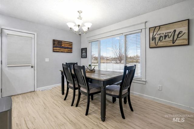 808 Rimview Ln E, Twin Falls, ID 83301