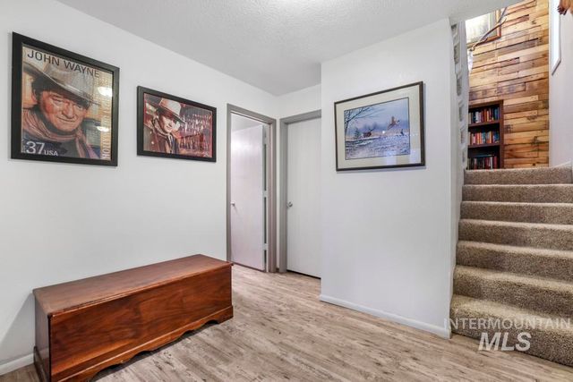 808 Rimview Ln E, Twin Falls, ID 83301