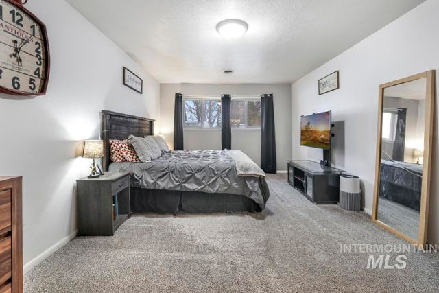 808 Rimview Ln E, Twin Falls, ID 83301