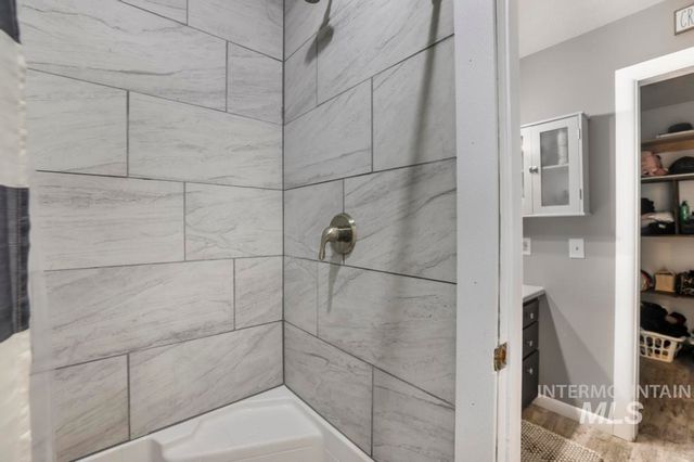 808 Rimview Ln E, Twin Falls, ID 83301