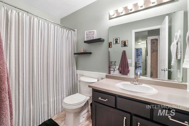 808 Rimview Ln E, Twin Falls, ID 83301