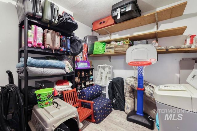 808 Rimview Ln E, Twin Falls, ID 83301