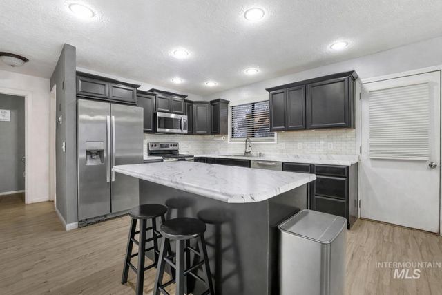 808 Rimview Ln E, Twin Falls, ID 83301