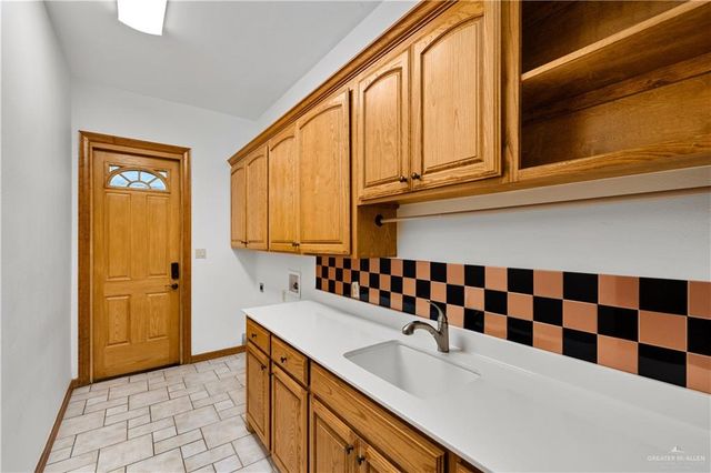 3900 Cosentino Drive, Edinburg, TX 78541