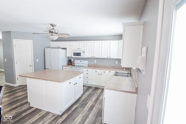 8531 Aberdeenshire Court, Indianapolis, IN 46259