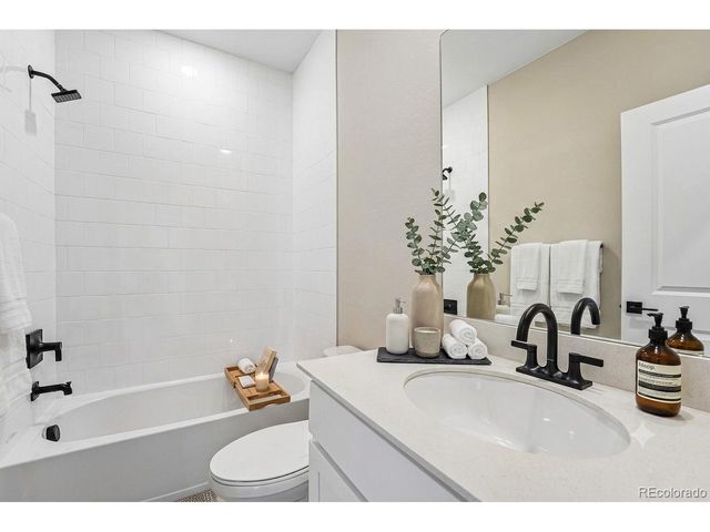6812 Kendrick Ln, Arvada, CO 80007