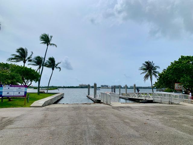 31 S GOLFVIEW Road 14, Lake Worth Beach, FL 33460