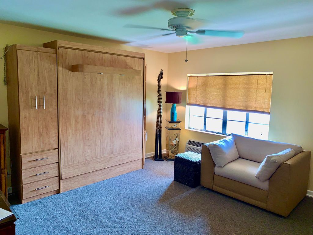 31 S GOLFVIEW Road 14, Lake Worth Beach, FL 33460