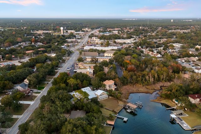 27 Old Ferry Road, Shalimar, FL 32579