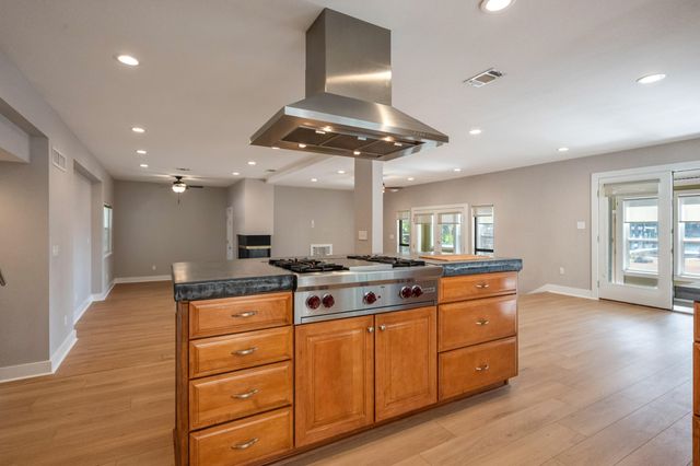 27 Old Ferry Road, Shalimar, FL 32579