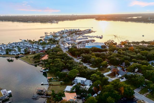 27 Old Ferry Road, Shalimar, FL 32579