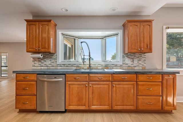 27 Old Ferry Road, Shalimar, FL 32579