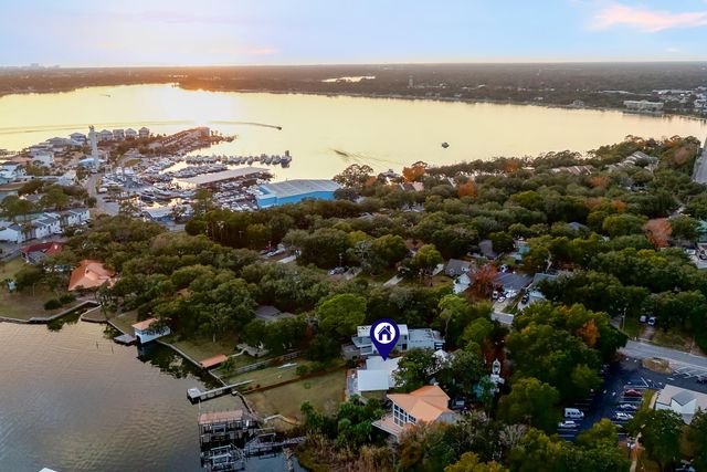 27 Old Ferry Road, Shalimar, FL 32579