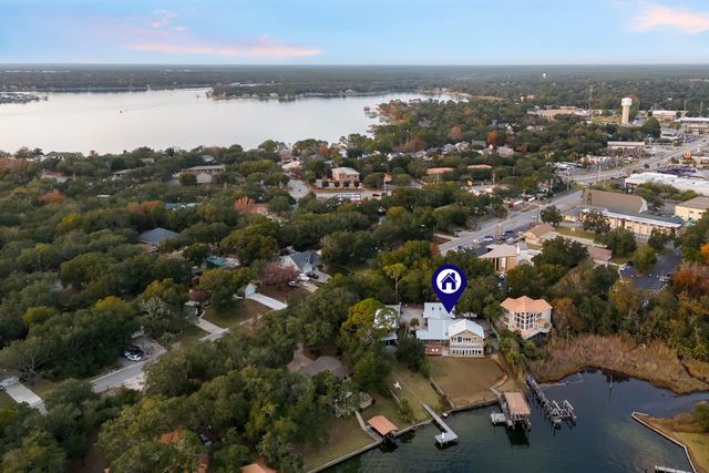 27 Old Ferry Road, Shalimar, FL 32579