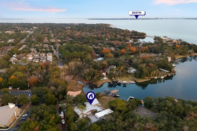 27 Old Ferry Road, Shalimar, FL 32579