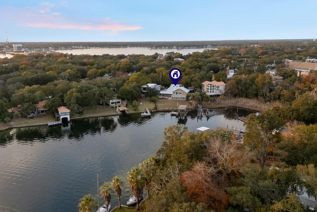 27 Old Ferry Road, Shalimar, FL 32579