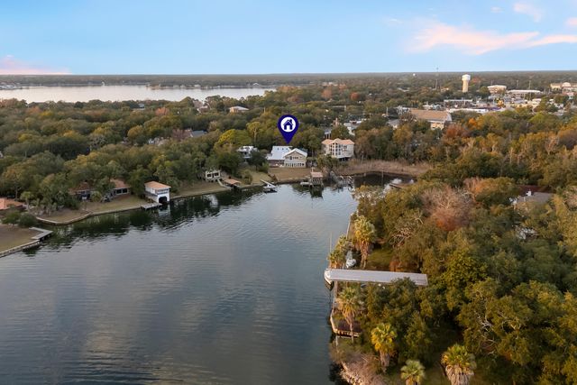 27 Old Ferry Road, Shalimar, FL 32579