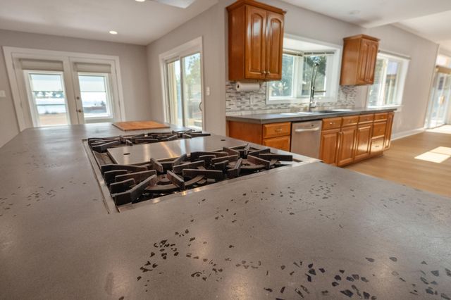 27 Old Ferry Road, Shalimar, FL 32579