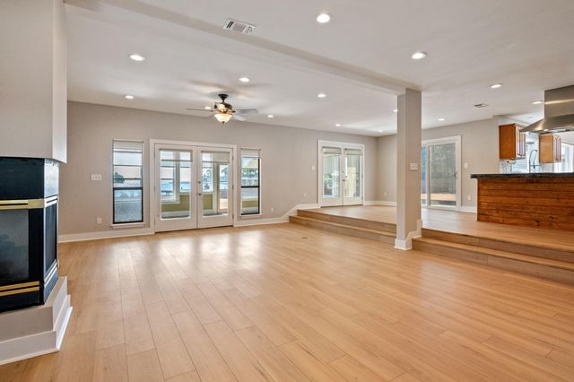 27 Old Ferry Road, Shalimar, FL 32579