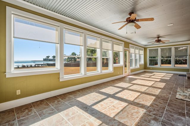 27 Old Ferry Road, Shalimar, FL 32579