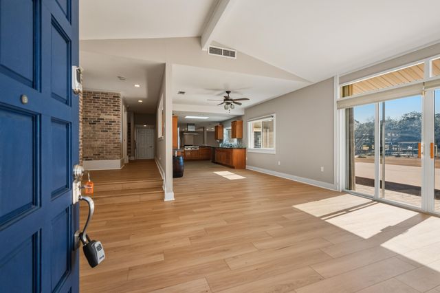 27 Old Ferry Road, Shalimar, FL 32579