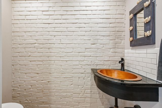 27 Old Ferry Road, Shalimar, FL 32579