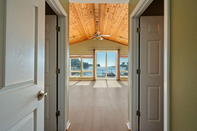 27 Old Ferry Road, Shalimar, FL 32579