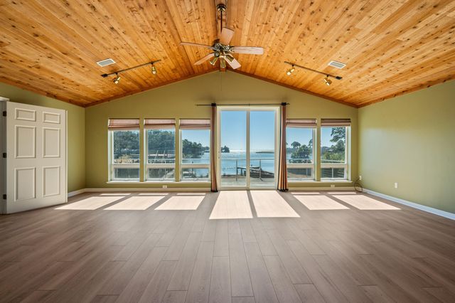 27 Old Ferry Road, Shalimar, FL 32579