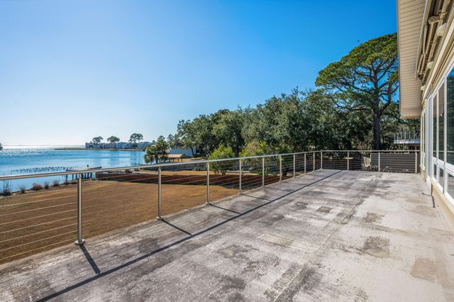 27 Old Ferry Road, Shalimar, FL 32579