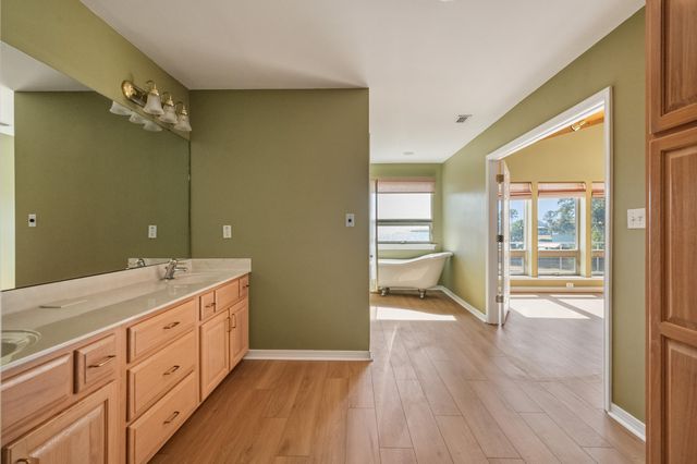 27 Old Ferry Road, Shalimar, FL 32579