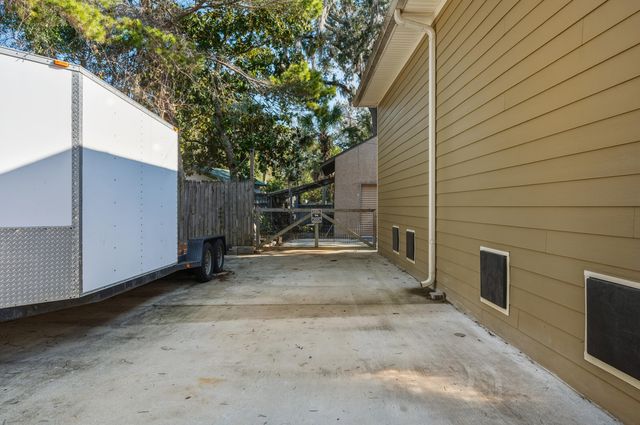 27 Old Ferry Road, Shalimar, FL 32579