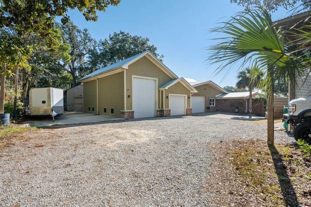 27 Old Ferry Road, Shalimar, FL 32579