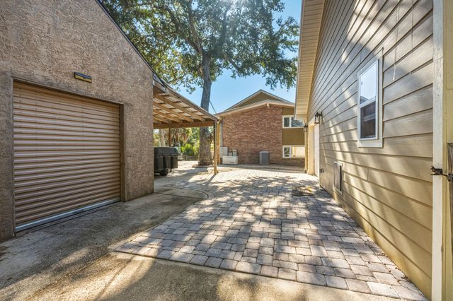 27 Old Ferry Road, Shalimar, FL 32579