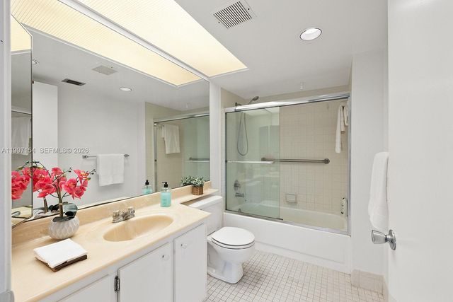 901 SW 128th Avenue 212E, Pembroke Pines, FL 33027