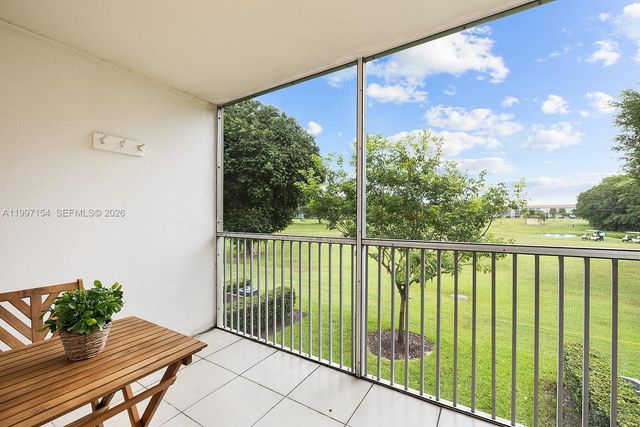 901 SW 128th Avenue 212E, Pembroke Pines, FL 33027
