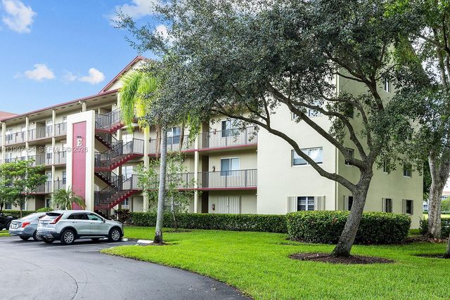 901 SW 128th Avenue 212E, Pembroke Pines, FL 33027