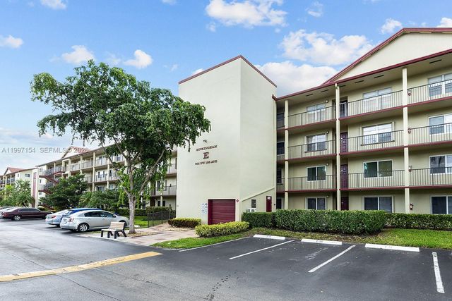901 SW 128th Avenue 212E, Pembroke Pines, FL 33027