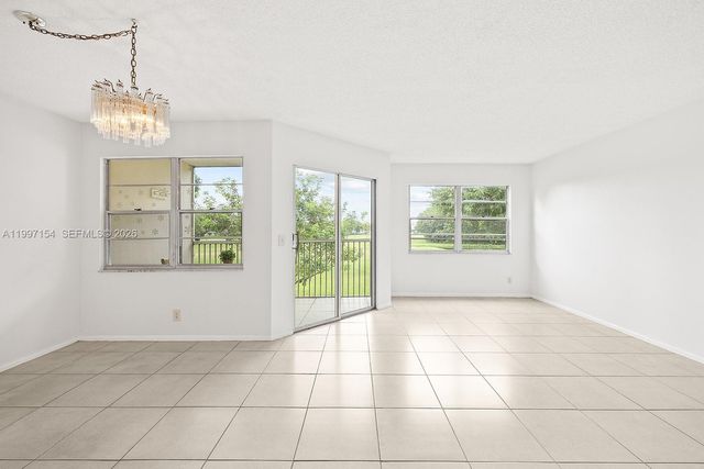 901 SW 128th Avenue 212E, Pembroke Pines, FL 33027