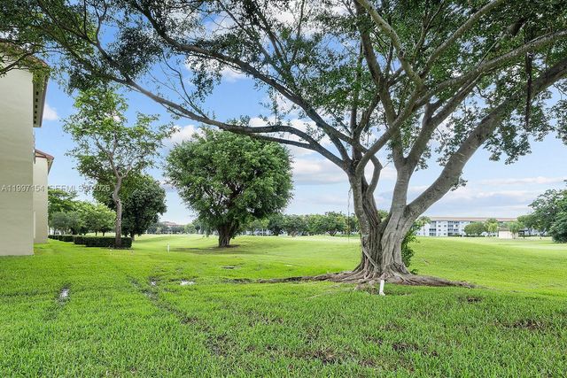 901 SW 128th Avenue 212E, Pembroke Pines, FL 33027