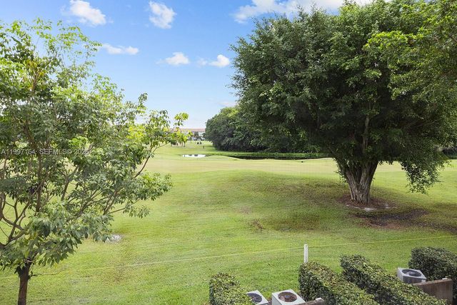901 SW 128th Avenue 212E, Pembroke Pines, FL 33027