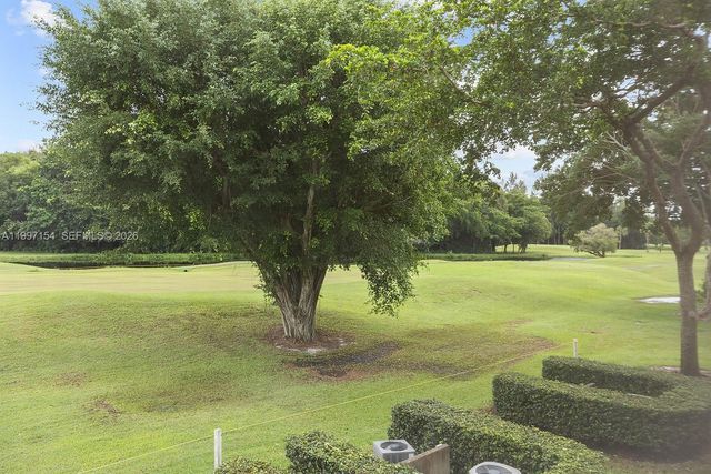 901 SW 128th Avenue 212E, Pembroke Pines, FL 33027