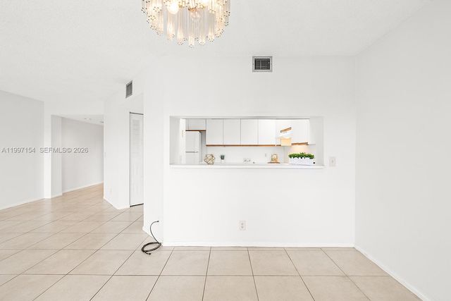 901 SW 128th Avenue 212E, Pembroke Pines, FL 33027