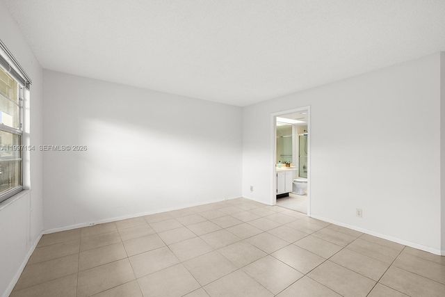 901 SW 128th Avenue 212E, Pembroke Pines, FL 33027