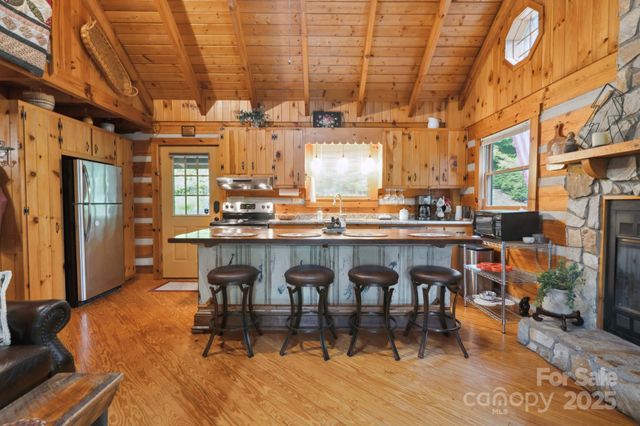 710 River Hills Road, Lansing, NC 28643