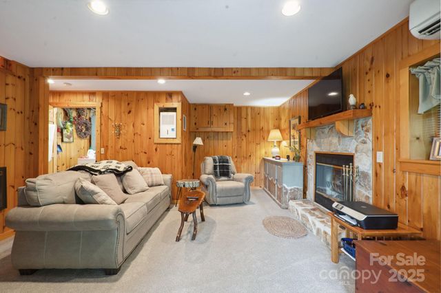 710 River Hills Road, Lansing, NC 28643